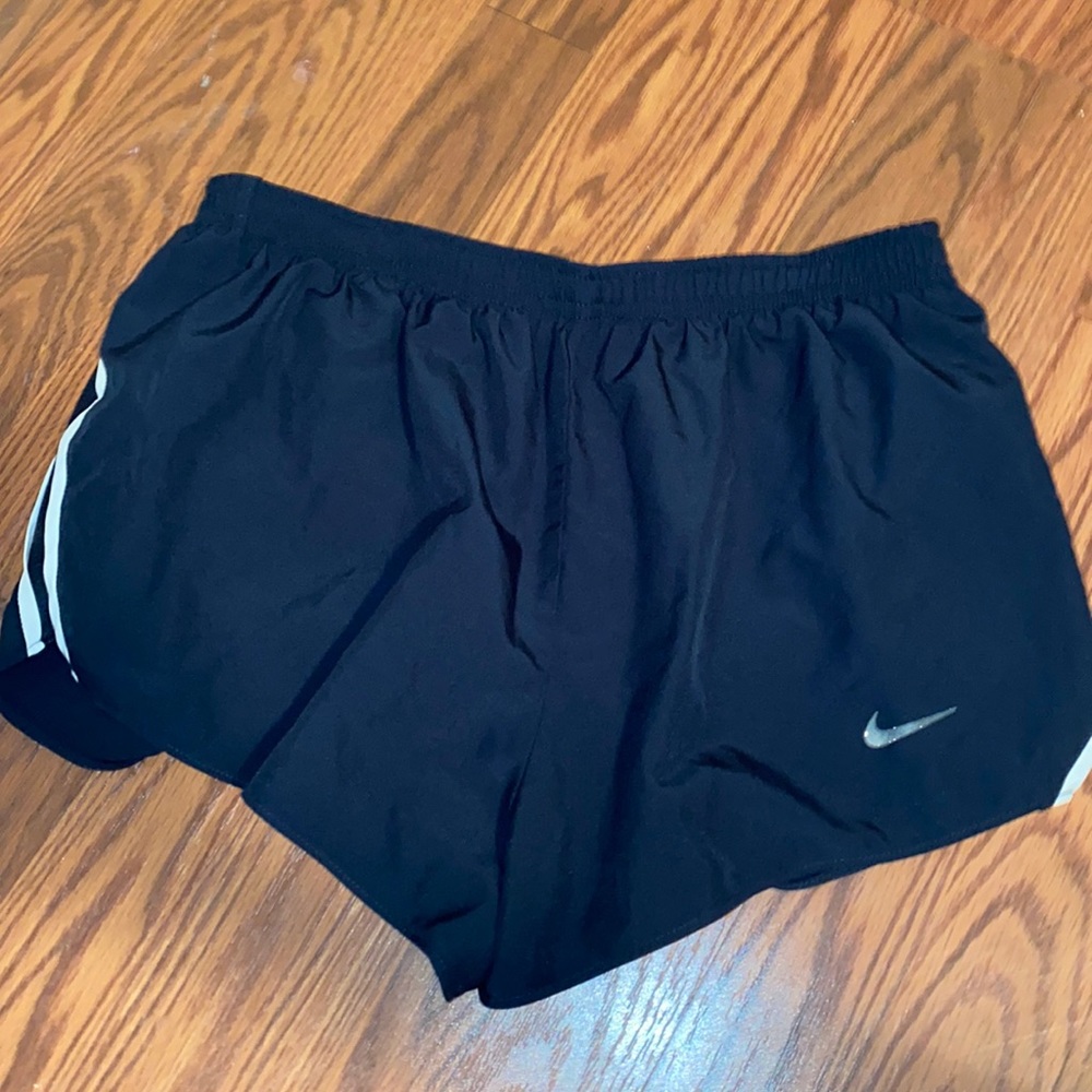Nike dri-fit shorts🔴